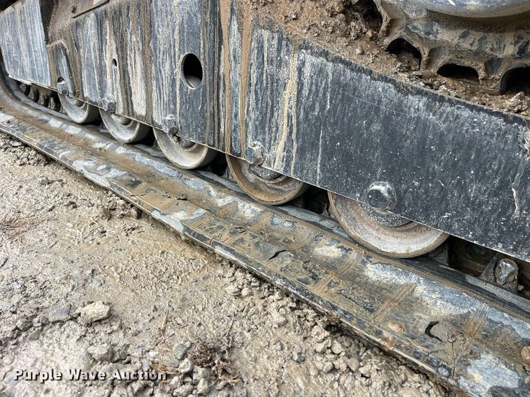 image for item LD9913 2013 Bobcat T770  tracked skid steer loader