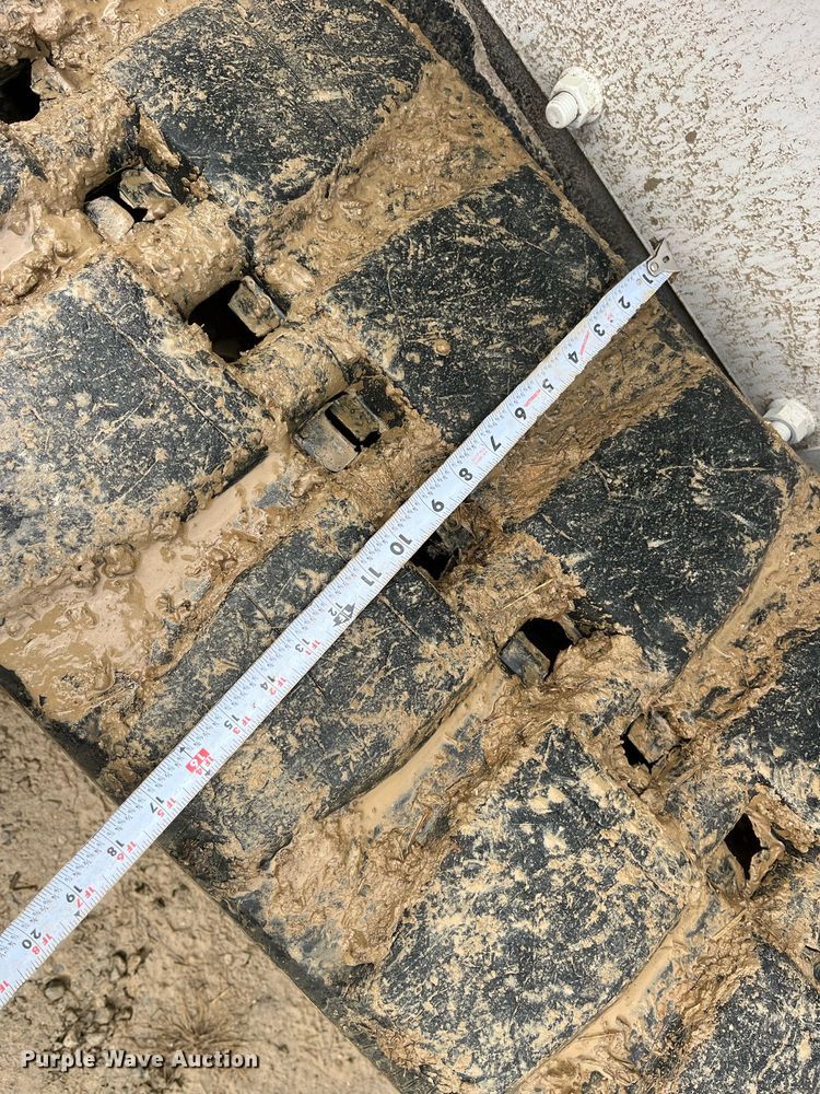 image for item LD9913 2013 Bobcat T770  tracked skid steer loader