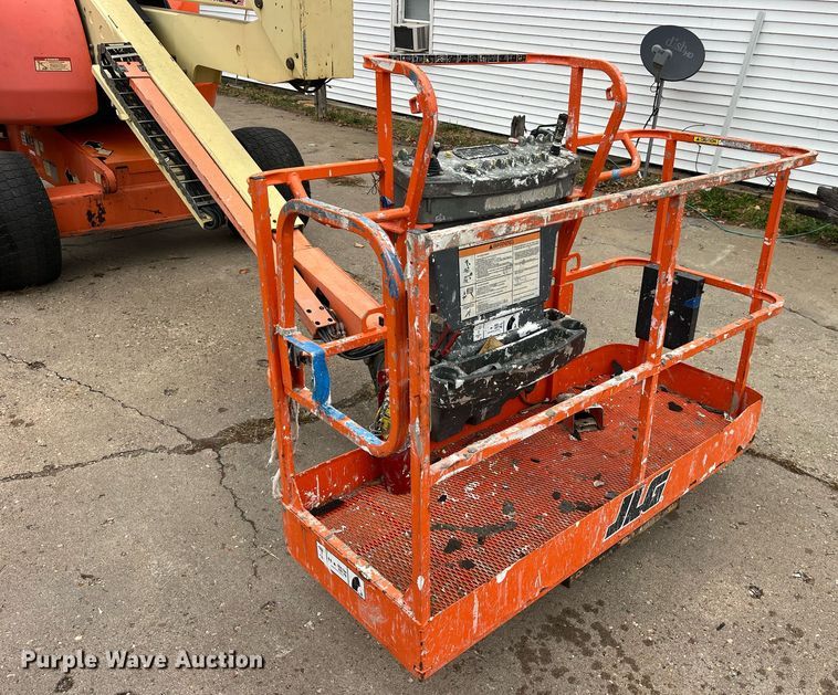 image for item LD9916 2012 JLG 450A  boom lift