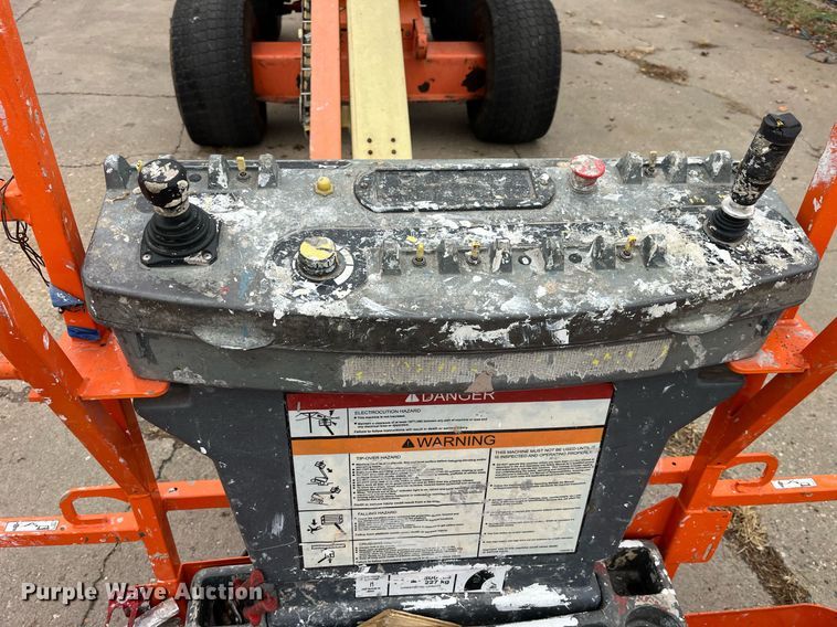 image for item LD9916 2012 JLG 450A  boom lift