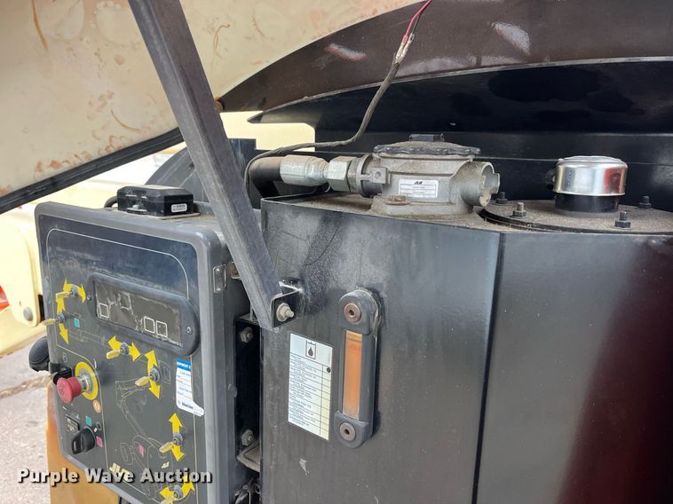 image for item LD9916 2012 JLG 450A  boom lift