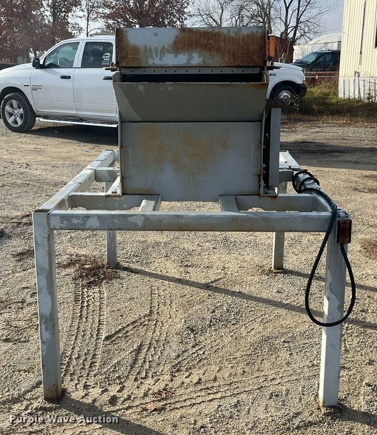 image for item LD9919 Rock crusher