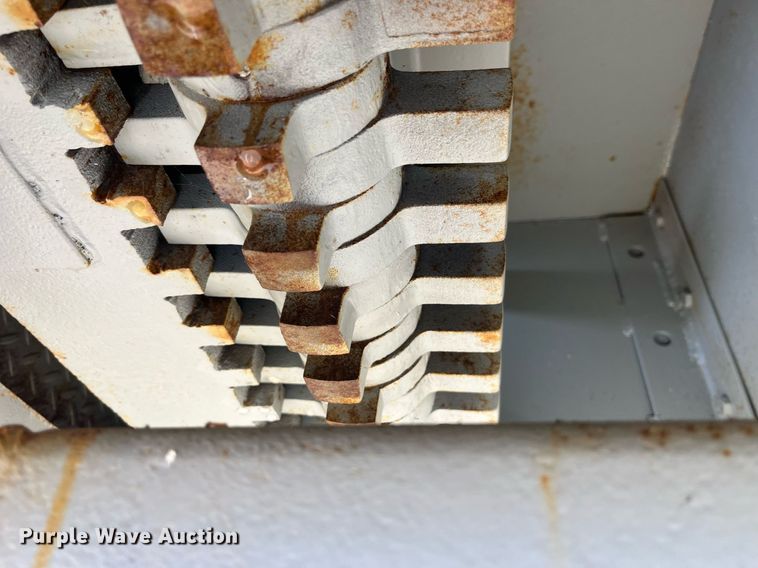 image for item LD9919 Rock crusher