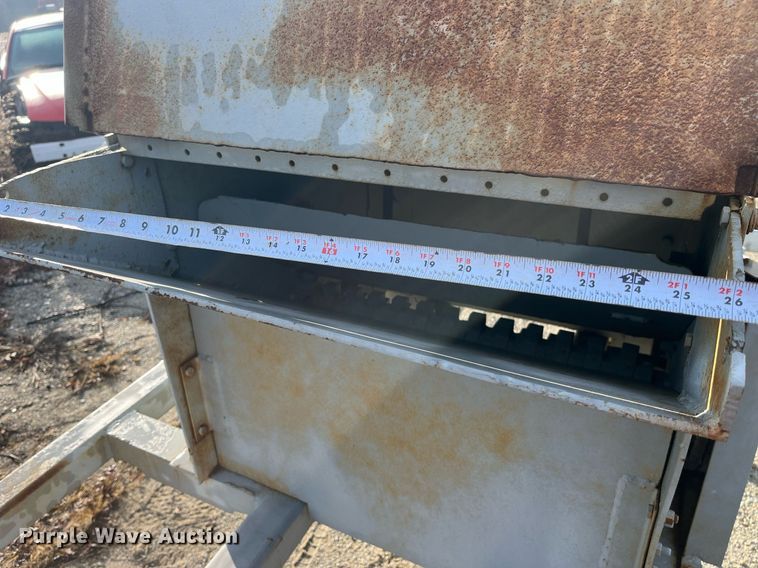 image for item LD9919 Rock crusher