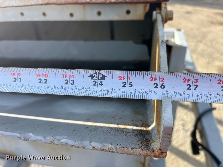 image for item LD9919 Rock crusher