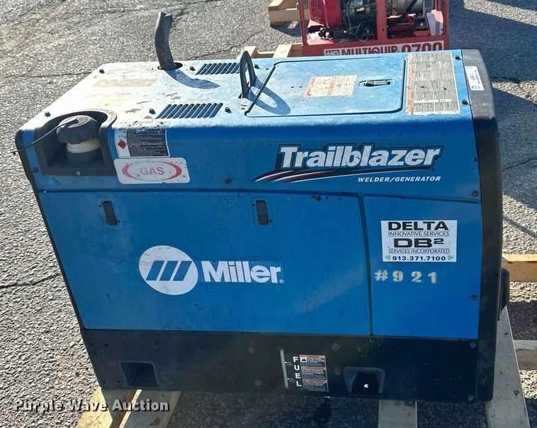 image for item LH9034 Miller Trailblazer 325 EFI  welder/generator