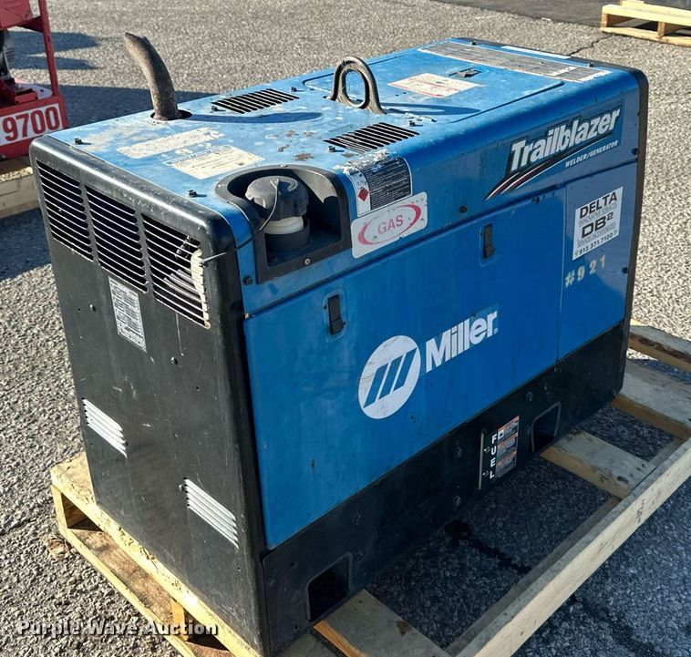 image for item LH9034 Miller Trailblazer 325 EFI  welder/generator