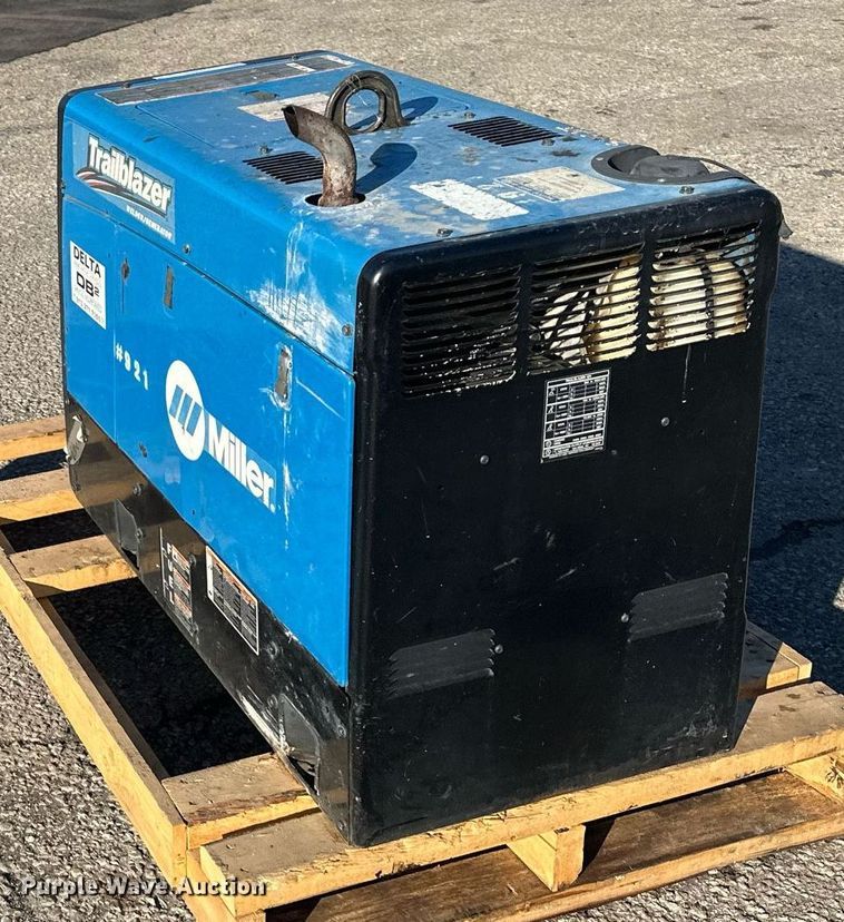 image for item LH9034 Miller Trailblazer 325 EFI  welder/generator