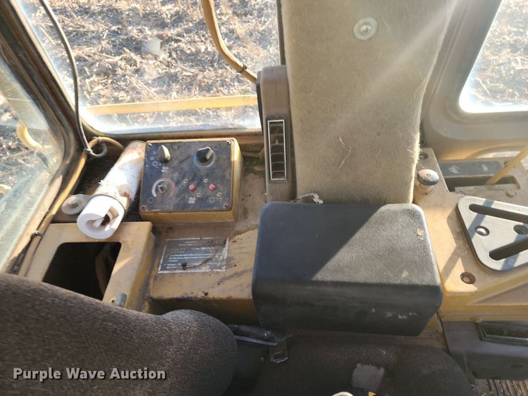 image for item LJ9388 1997 Caterpillar 963B  track loader