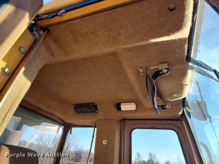 image for item LJ9388 1997 Caterpillar 963B  track loader