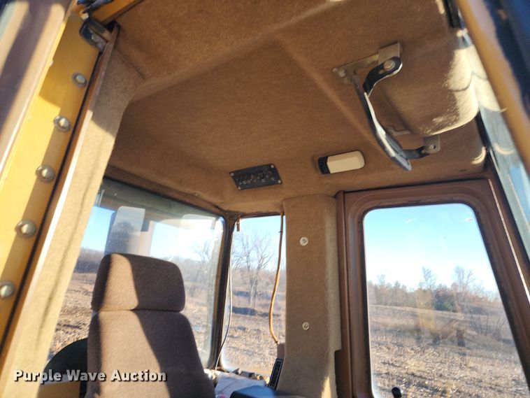 image for item LJ9388 1997 Caterpillar 963B  track loader