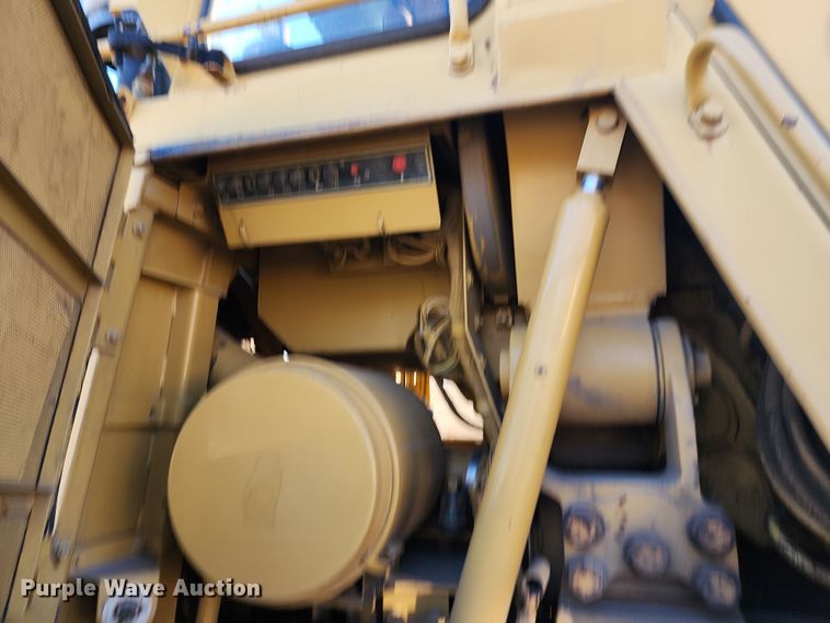 image for item LJ9388 1997 Caterpillar 963B  track loader