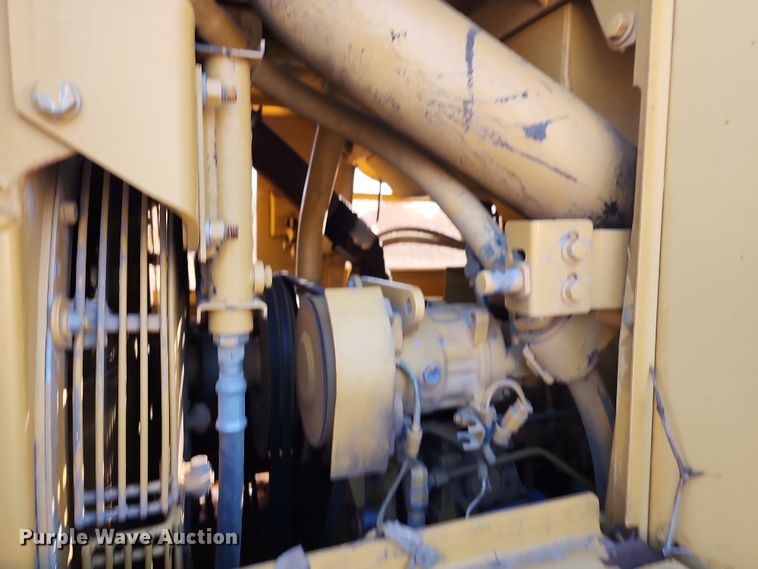 image for item LJ9388 1997 Caterpillar 963B  track loader