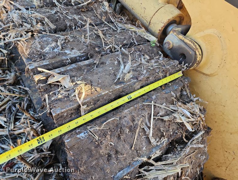 image for item LJ9388 1997 Caterpillar 963B  track loader