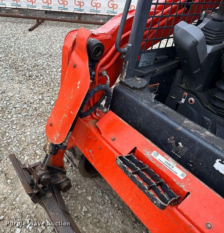 image for item LK9618 2019 Kubota SVL75-2  tracked skid steer loader