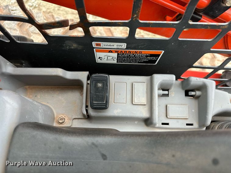 image for item LK9618 2019 Kubota SVL75-2  tracked skid steer loader