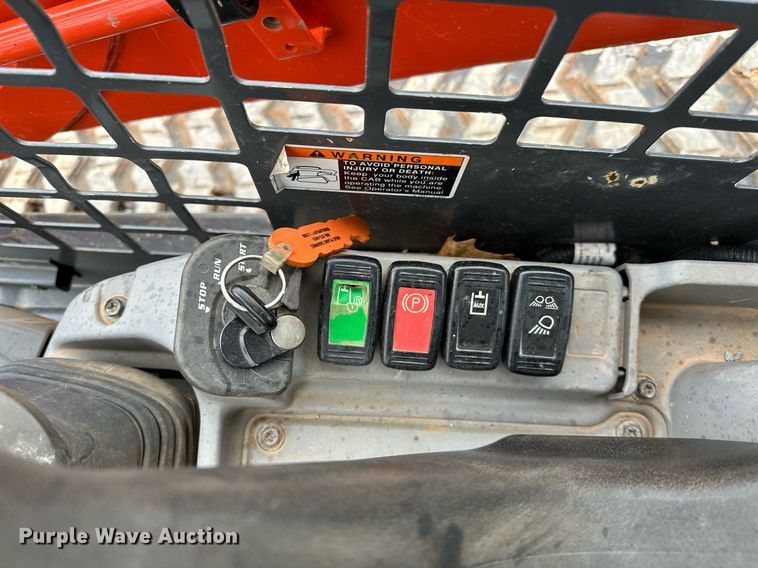 image for item LK9618 2019 Kubota SVL75-2  tracked skid steer loader