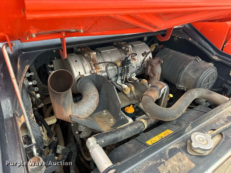 image for item LK9618 2019 Kubota SVL75-2  tracked skid steer loader