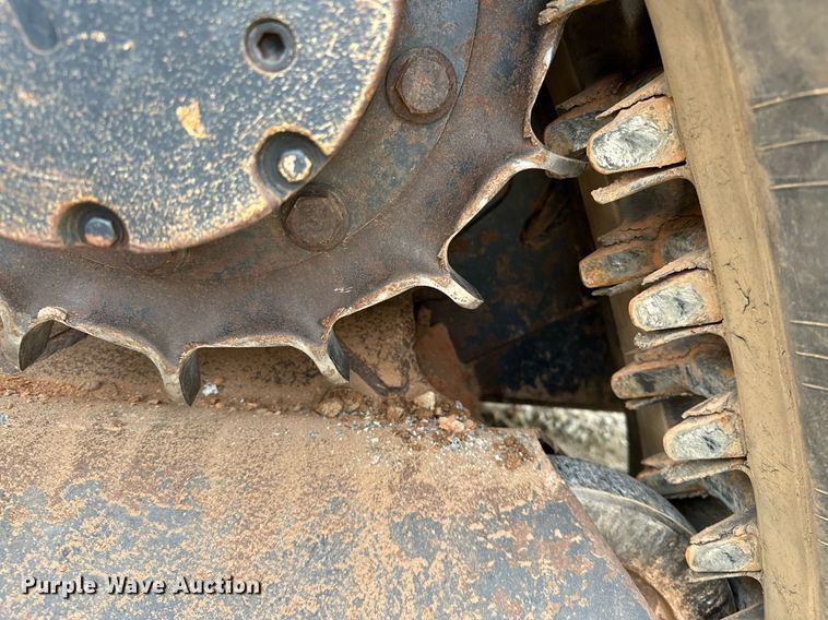 image for item LK9618 2019 Kubota SVL75-2  tracked skid steer loader