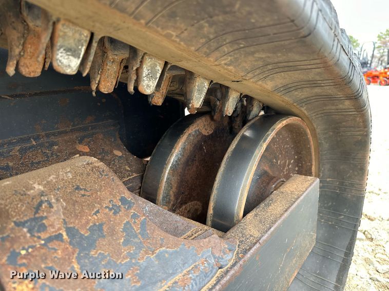 image for item LK9618 2019 Kubota SVL75-2  tracked skid steer loader