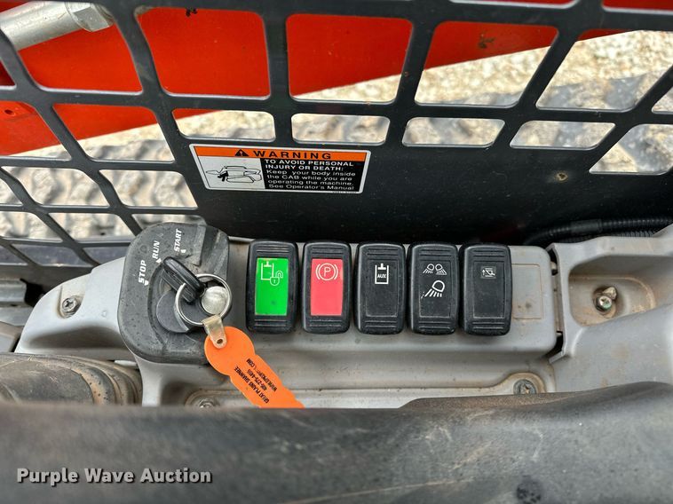 image for item LK9620 2019 Kubota SVL65-2  tracked skid steer loader