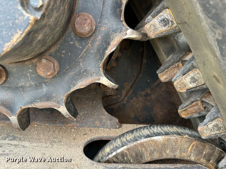 image for item LK9620 2019 Kubota SVL65-2  tracked skid steer loader