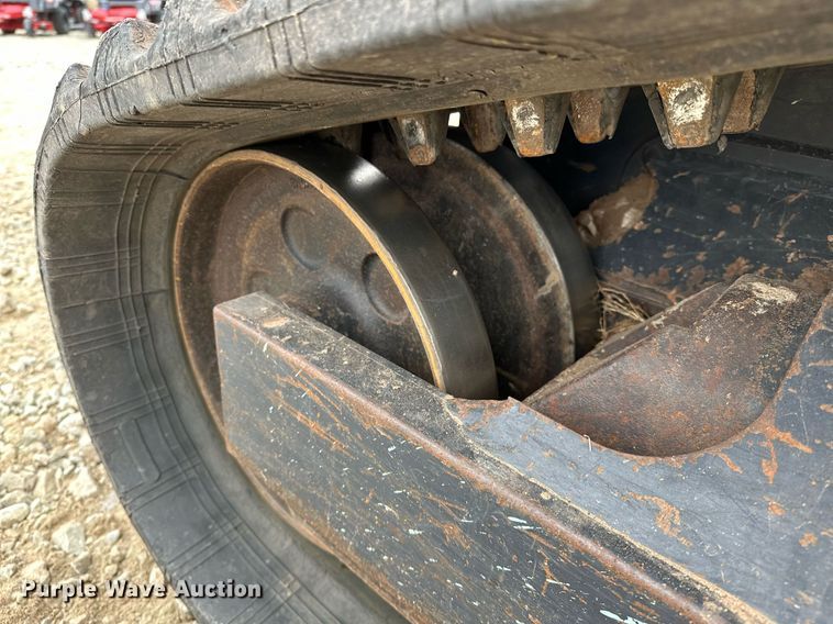 image for item LK9620 2019 Kubota SVL65-2  tracked skid steer loader