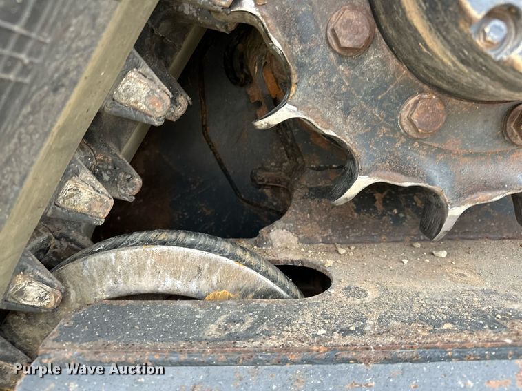 image for item LK9620 2019 Kubota SVL65-2  tracked skid steer loader