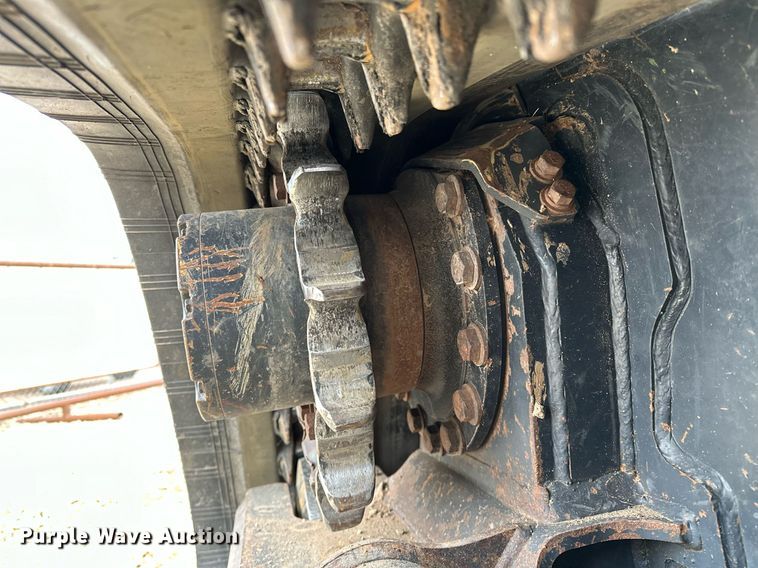 image for item LK9620 2019 Kubota SVL65-2  tracked skid steer loader