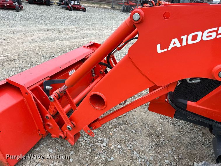 image for item LK9623 2019 Kubota MX5400DST  MFWD tractor