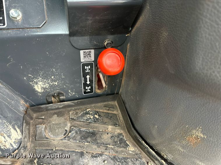 image for item LK9623 2019 Kubota MX5400DST  MFWD tractor