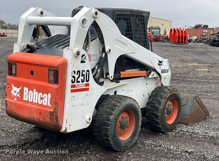 image for item LK9633 2002 Bobcat S250  skid steer loader