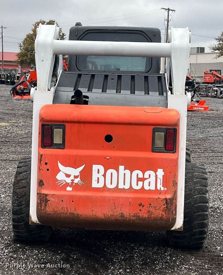 image for item LK9633 2002 Bobcat S250  skid steer loader