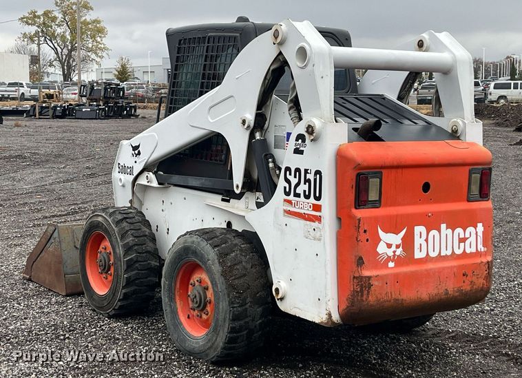 image for item LK9633 2002 Bobcat S250  skid steer loader