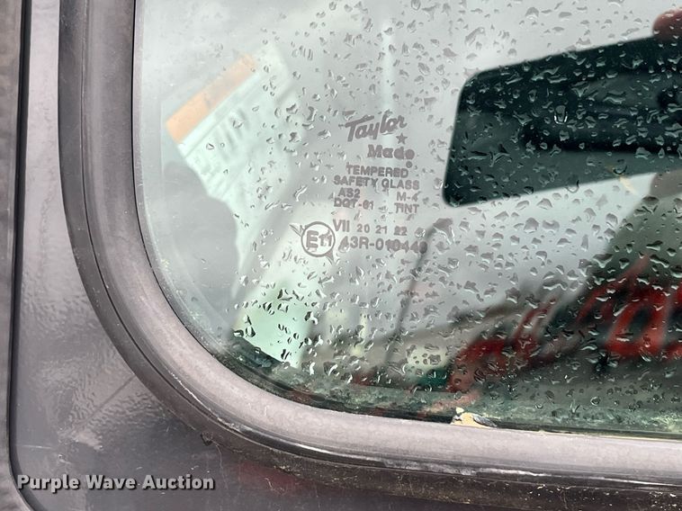 image for item LK9633 2002 Bobcat S250  skid steer loader