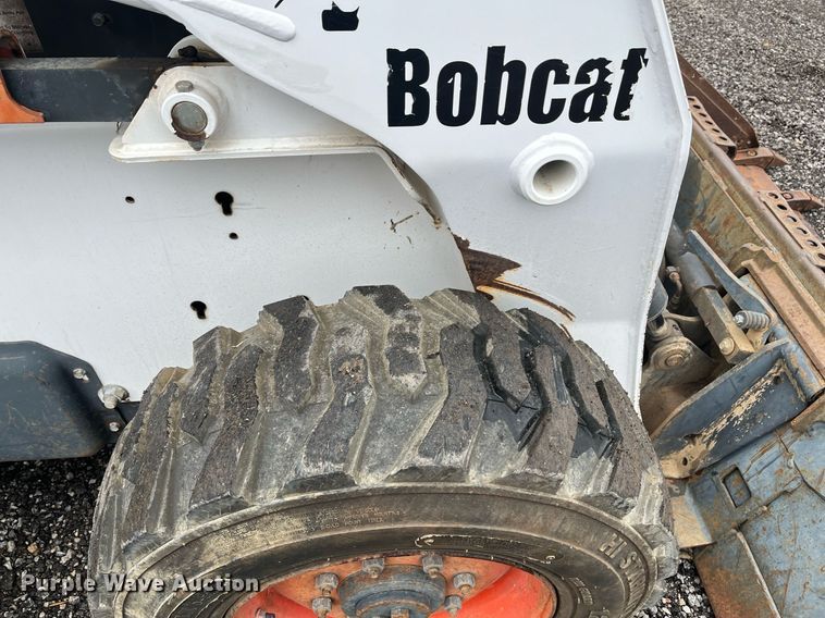 image for item LK9633 2002 Bobcat S250  skid steer loader