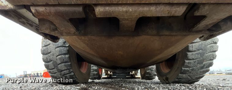 image for item LK9633 2002 Bobcat S250  skid steer loader