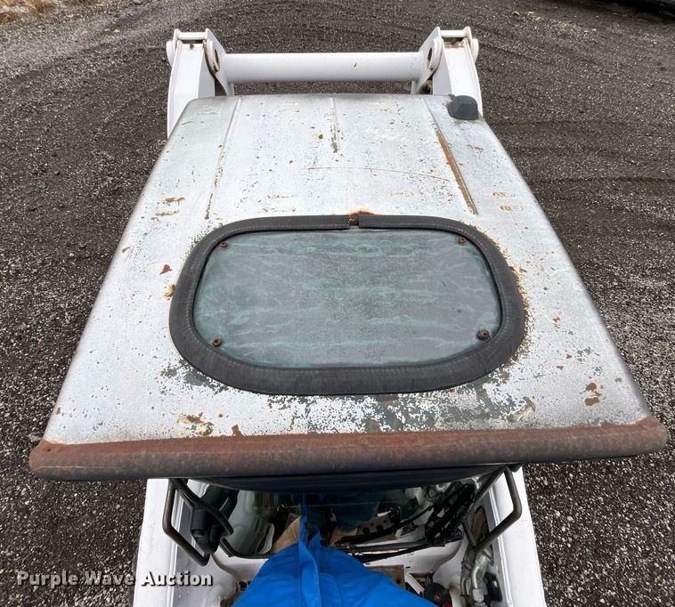 image for item LK9633 2002 Bobcat S250  skid steer loader