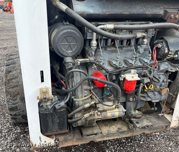 image for item LK9633 2002 Bobcat S250  skid steer loader