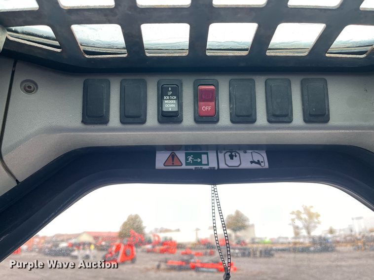 image for item LK9633 2002 Bobcat S250  skid steer loader