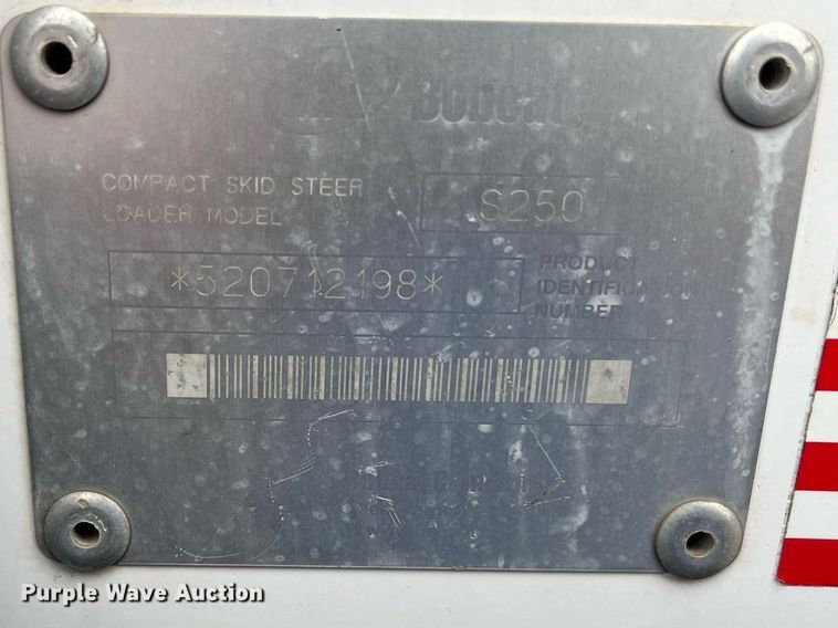 image for item LK9633 2002 Bobcat S250  skid steer loader