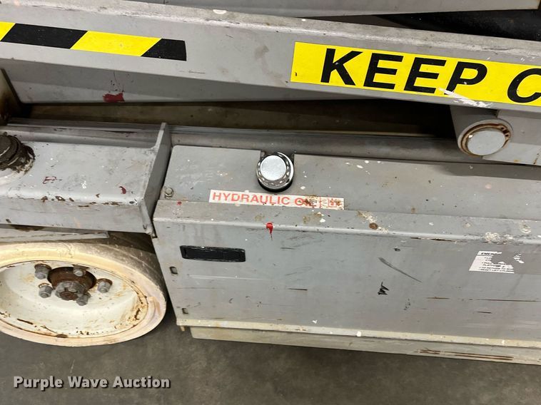 image for item LK9637 2001 Mec 1932ES  scissor lift