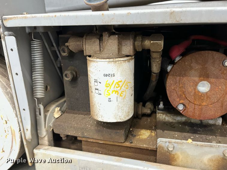 image for item LK9637 2001 Mec 1932ES  scissor lift