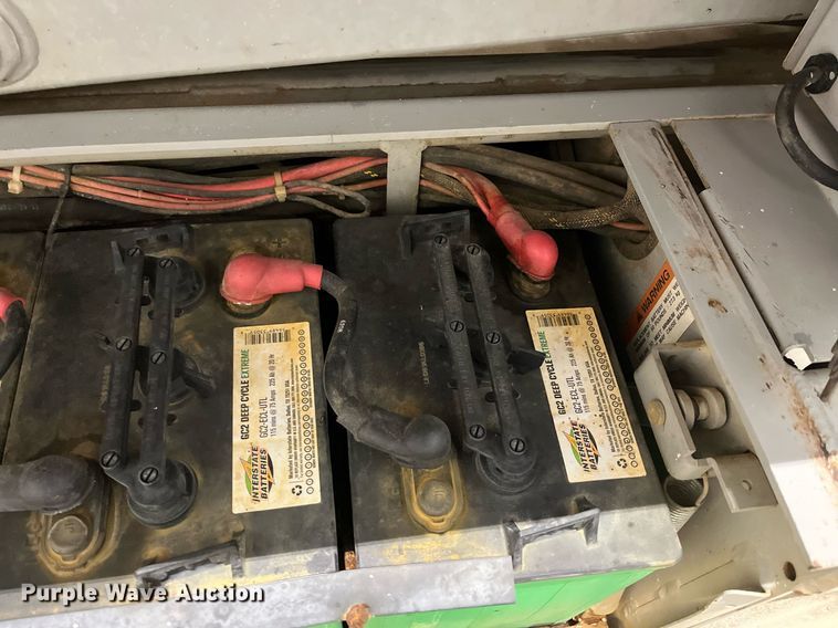 image for item LK9637 2001 Mec 1932ES  scissor lift