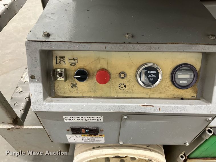 image for item LK9637 2001 Mec 1932ES  scissor lift