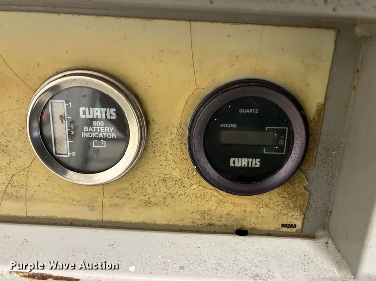 image for item LK9637 2001 Mec 1932ES  scissor lift