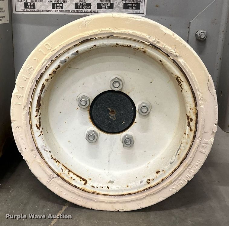 image for item LK9637 2001 Mec 1932ES  scissor lift