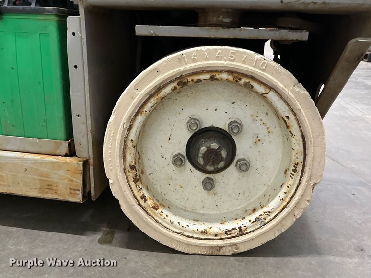 image for item LK9637 2001 Mec 1932ES  scissor lift