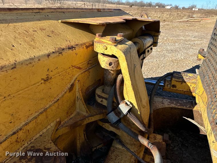 image for item LK9640 1999 Caterpillar D5M XL  dozer