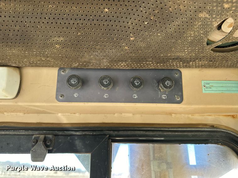 image for item LK9640 1999 Caterpillar D5M XL  dozer